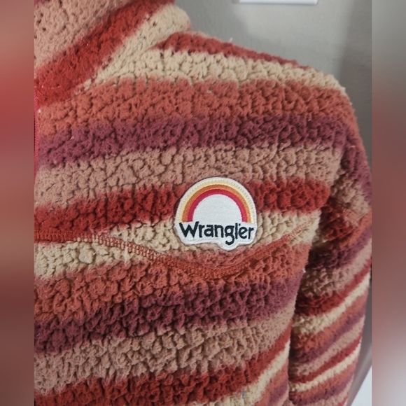 Wrangler Womens Retro Striped Sherpa Jacket in Red Gradient L - Picture 10 of 16